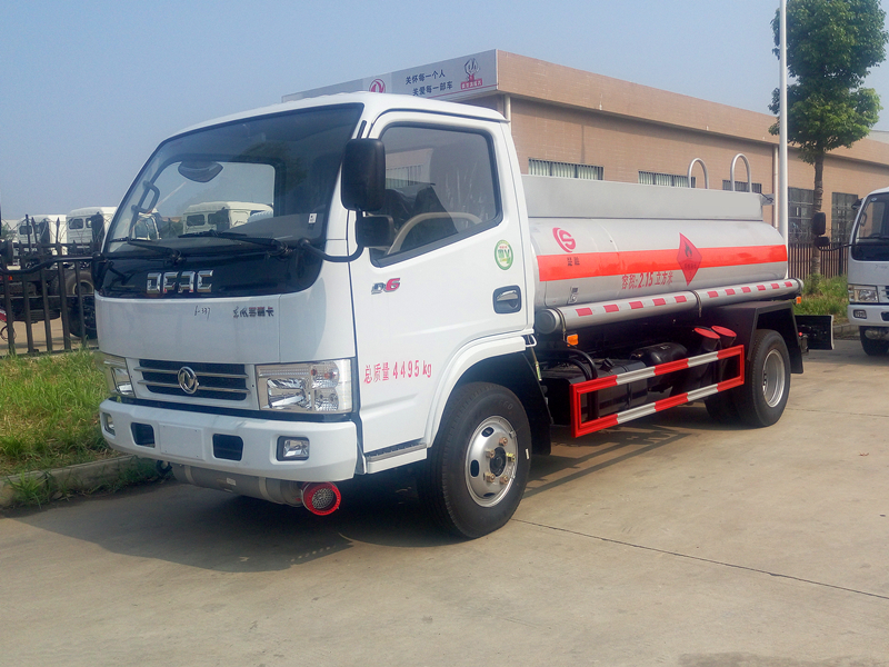 東風(fēng)多利卡2噸加油車