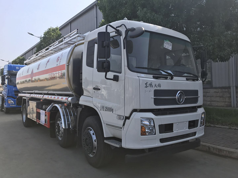 東風天錦小三軸國五19.9方鋁合金油罐車