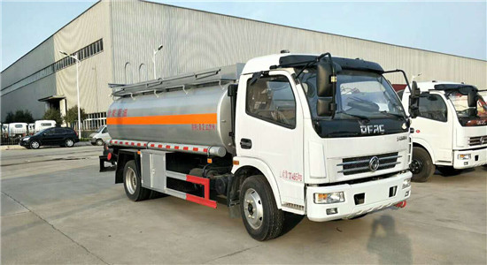 8噸加油車發(fā)往景德鎮(zhèn)落戶啦！