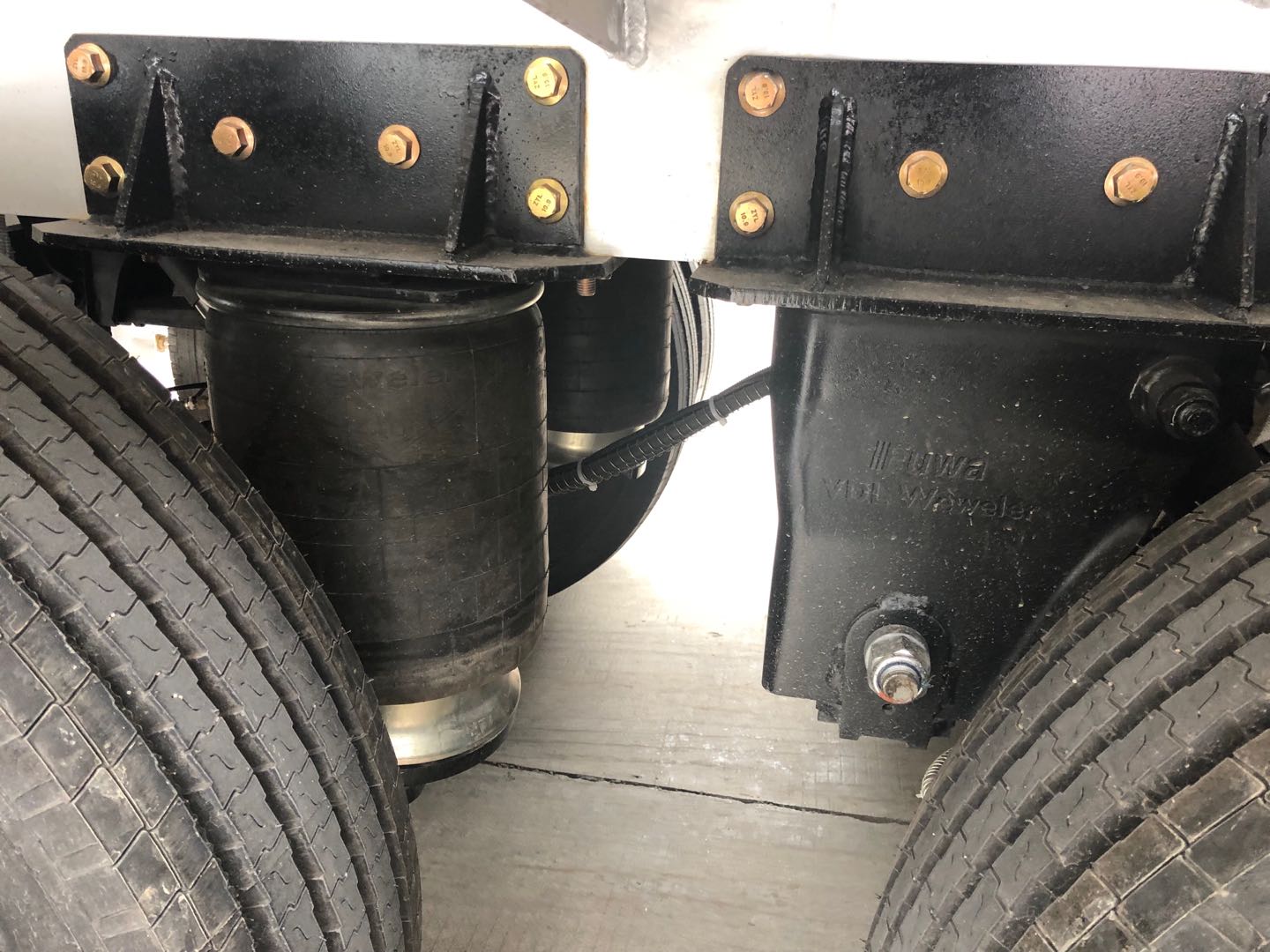 油罐車空氣懸掛圖片