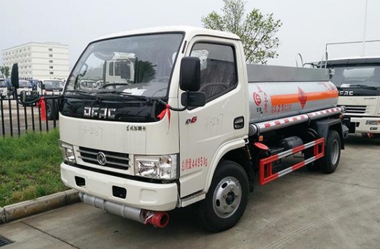 藍牌加油車圖片