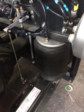 東風天龍前四后八油罐車氣囊后橋圖片