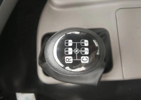 東風天龍前四后八油罐車變速箱圖片